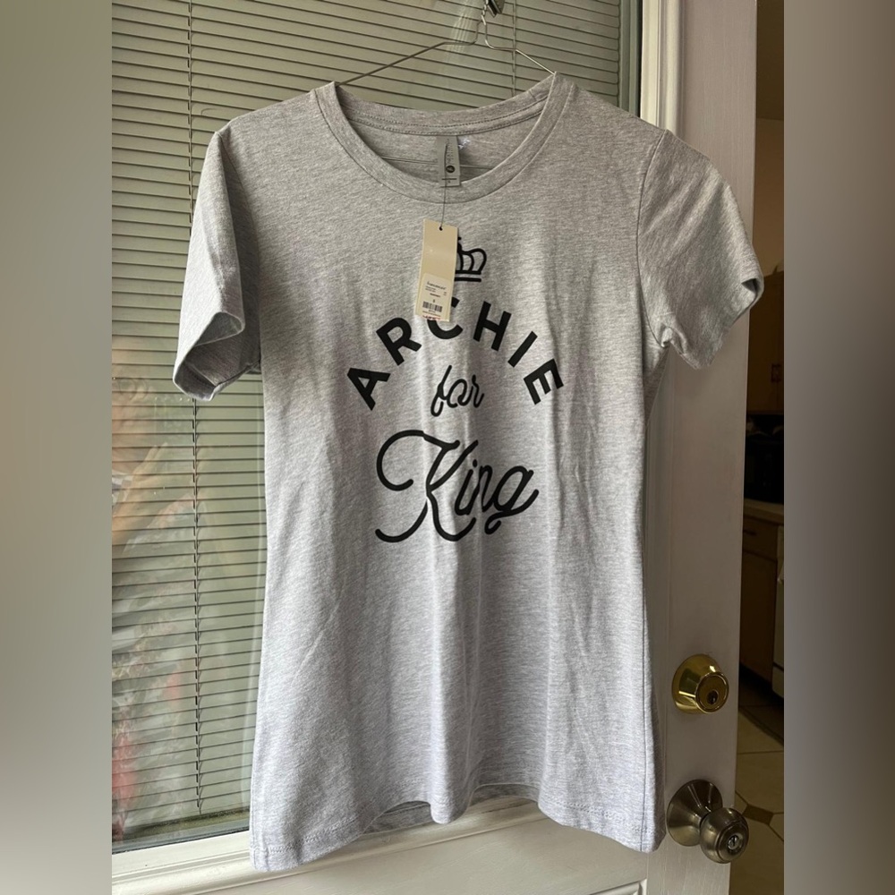 (V) Next level apparels gray shirt